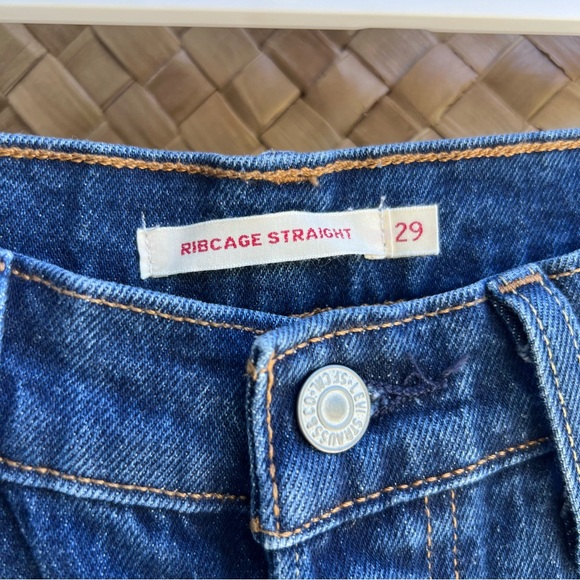 Levi’s ribcage straight jeans - Picture 2 of 3